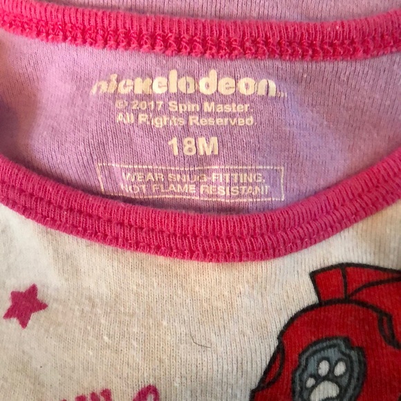 💗💗4 onesie and 2 pairs of PJ’s - Picture 5 of 8